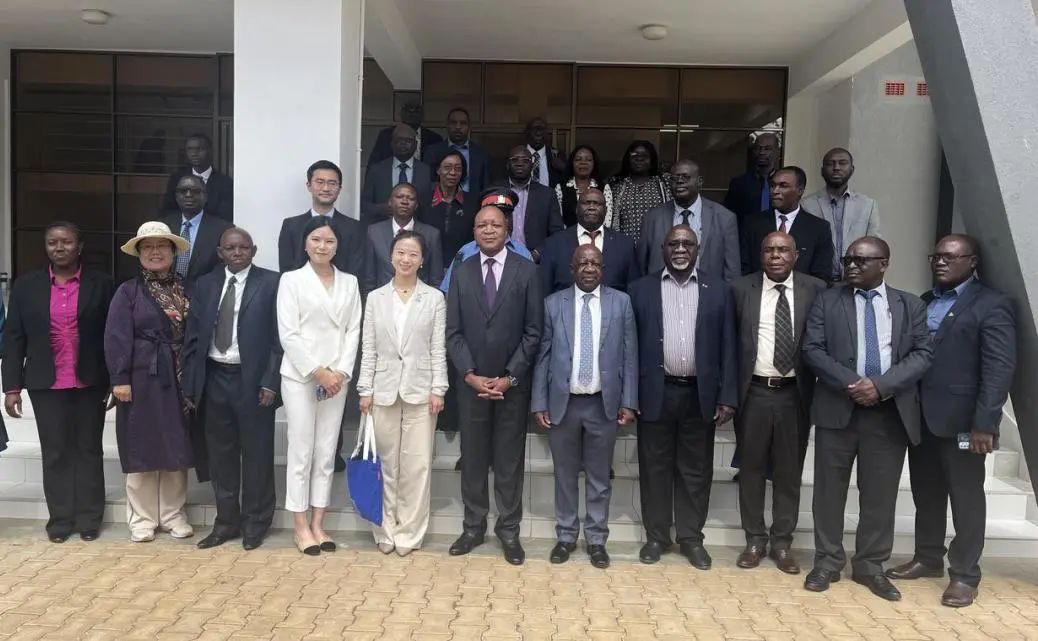 02d71df7e3ee96ef67c33ef92424e662